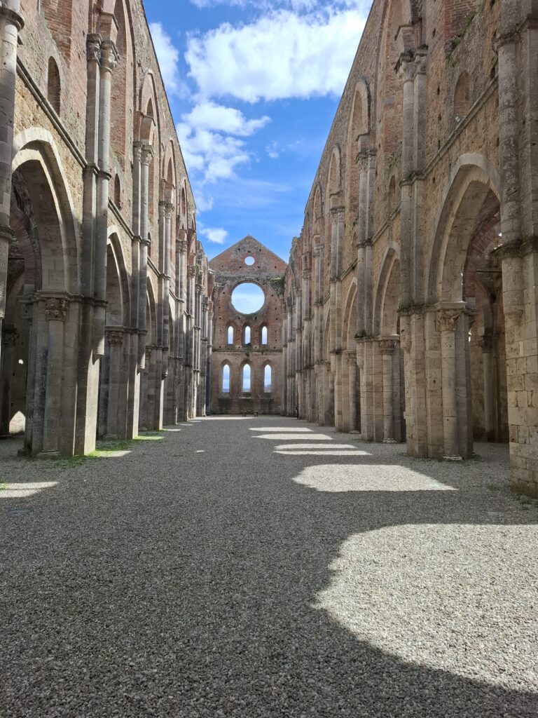 entweihte Kirche San Galgano (Toskana), standesamtliche Trauung durch Standesamt Chiusdino
Wedding in a church in Tuscany
bruiloft in Toscane in een kerk